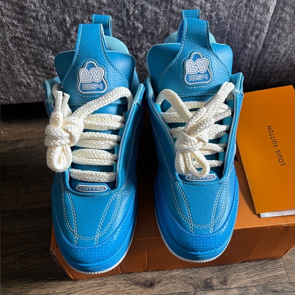 Size - 9.5 Louis Vuitton Cloud blue trainers - Picture 1 of 9